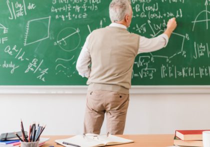 بانک سؤالات استاندارد چیست و چرا برای مدارس و مشاوران آموزشی ضروری است؟